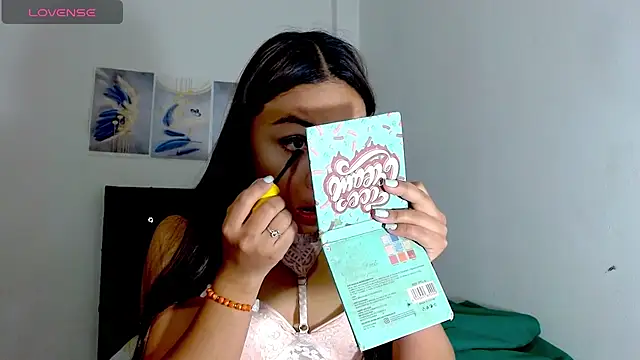 Kylie loveee online show from December 14, 2025, 2:11 pm