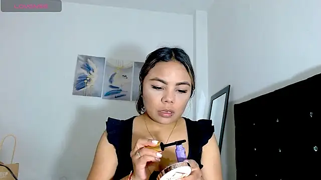 Snapshot of Kylie_loveee chatting on May 20, 2026, 12:33 pm Kylie loveee online show from May 20, 2026, 12:33 pm