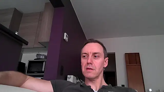 ploki2180 online show from February 8, 2025, 12:28 pm