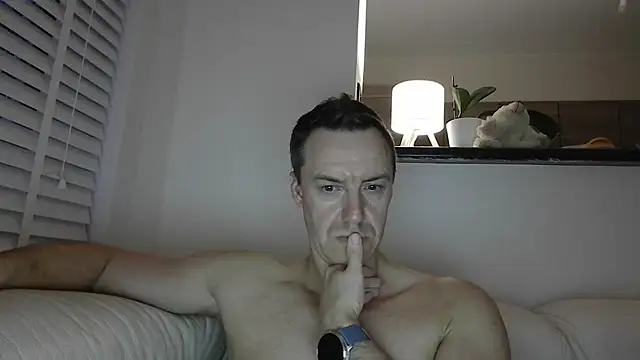 Snapshot of ploki2180 chatting on March 1, 2026, 5:48 pm ploki2180 online show from March 1, 2026, 5:48 pm