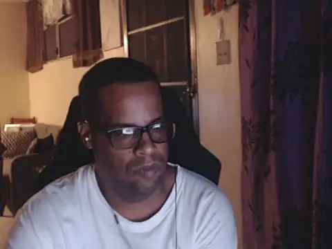 thesugar32 online show from November 16, 2025, 2:06 am