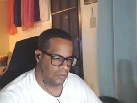 thesugar32 online show from February 28, 2026, 1:50 am