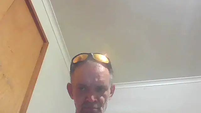 Snapshot of TooFknHorny1 chatting on October 20, 2025, 5:41 am TooFknHorny1 online show from October 20, 2025, 5:41 am