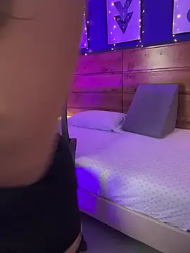 mahia queen online show from March 28, 2026, 2:33 am