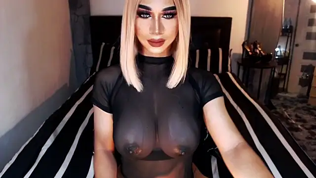 Snapshot of MassiveCockxMistress chatting on June 30, 2026, 12:44 am MassiveCockxMistress online show from June 30, 2026, 12:44 am