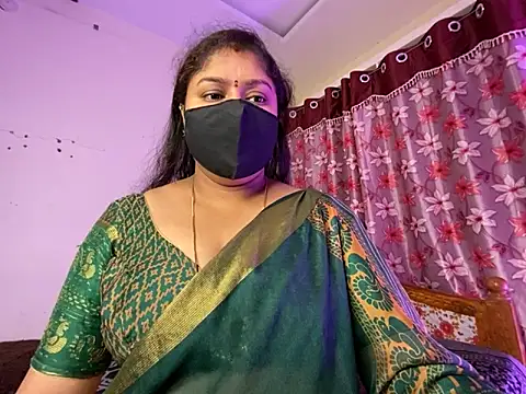 Snapshot of Love_4Sex chatting on May 18, 2026, 1:35 am Love 4Sex online show from May 18, 2026, 1:35 am