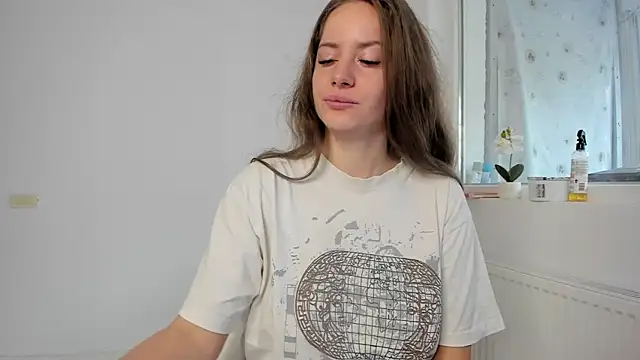 Snapshot of DiamondKay chatting on November 17, 2025, 7:36 am DiamondKay online show from November 17, 2025, 7:36 am