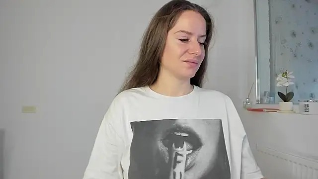 Snapshot of DiamondKay chatting on December 23, 2025, 9:07 am DiamondKay online show from December 23, 2025, 9:07 am