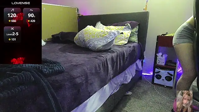 Blondiewithanass online show from February 23, 2026, 5:49 am