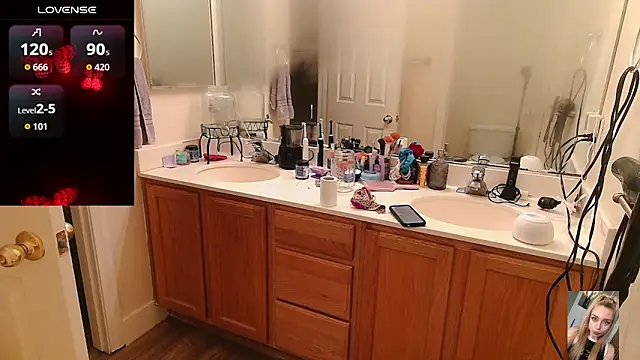 Blondiewithanass online show from March 29, 2026, 3:50 am