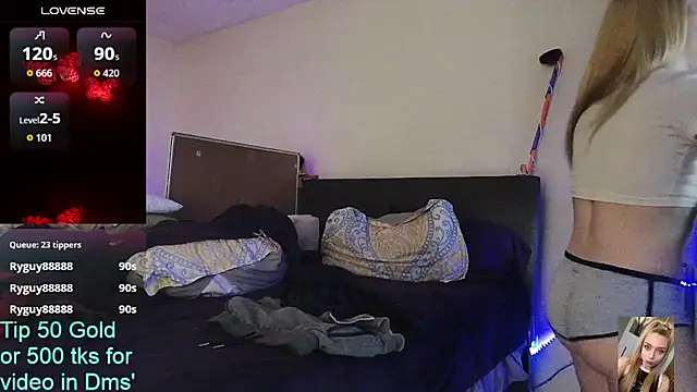 Snapshot of Blondiewithanass chatting on June 22, 2026, 2:13 am Blondiewithanass online show from June 22, 2026, 2:13 am