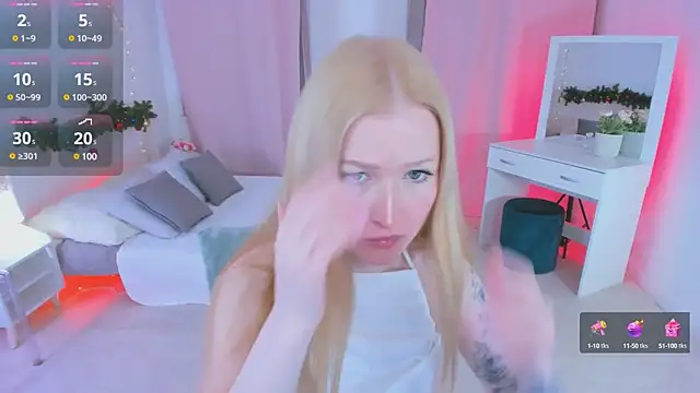 Laly Peach online show from December 16, 2024, 4:27 pm