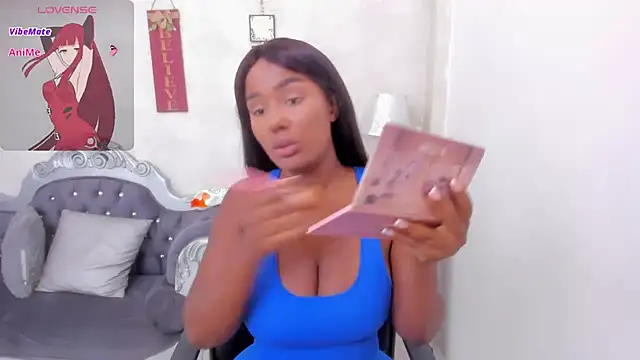 katherin cruz  online show from December 1, 2025, 3:39 pm