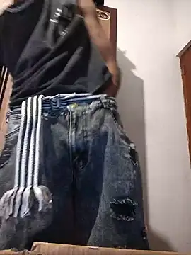 Snapshot of navodad chatting on July 4, 2026, 2:56 pm navodad online show from July 4, 2026, 2:56 pm