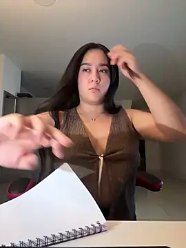 Snapshot of Nina_lovi chatting on March 4, 2026, 12:38 am Nina lovi online show from March 4, 2026, 12:38 am