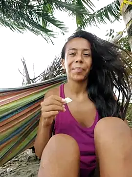 Luna-Natural online show from October 27, 2025, 4:00 pm