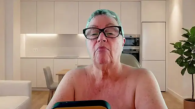 Snapshot of GrannyChrissy68 chatting on June 19, 2026, 7:06 pm GrannyChrissy68 online show from June 19, 2026, 7:06 pm