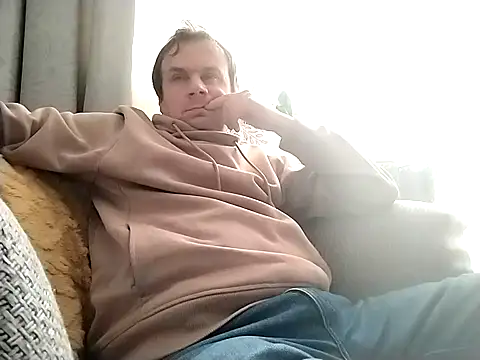 grzes19763 online show from October 7, 2025, 8:44 am