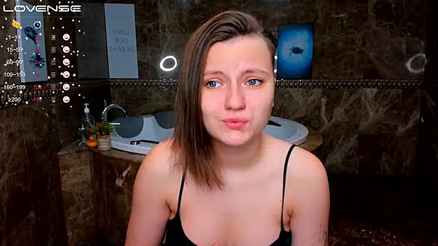 MelindaTin online show from November 22, 2025, 12:20 am