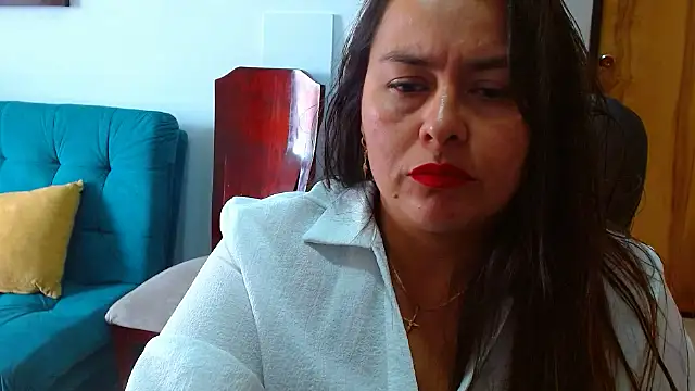 Ixchel Anaid online show from November 11, 2025, 5:46 pm