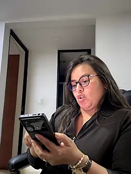 Ixchel Anaid online show from November 25, 2025, 1:27 am