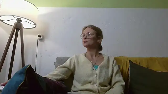 little-leni online show from July 24, 2026, 8:51 pm