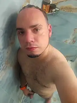 latinoflpr online show from October 12, 2025, 1:48 am