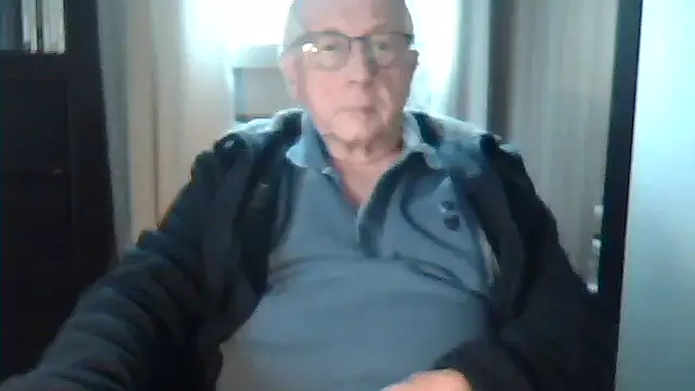 johnjohn622662 online show from January 12, 2026, 3:06 pm