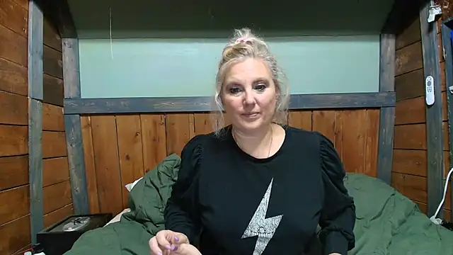 lisaxlovexxx online show from October 7, 2025, 4:59 pm