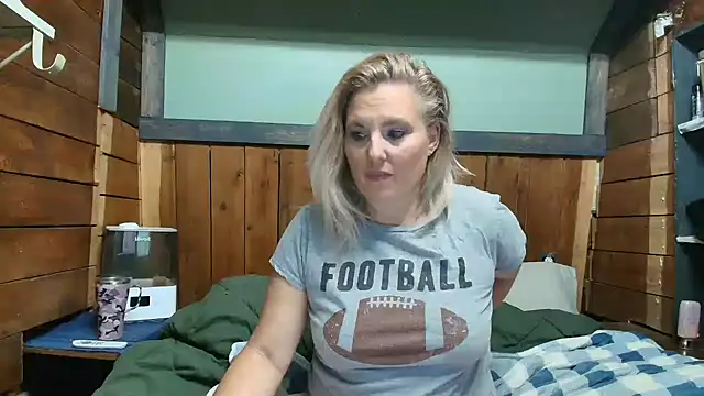 lisaxlovexxx online show from February 9, 2026, 1:42 am