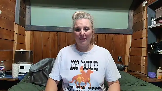 lisaxlovexxx online show from April 18, 2026, 4:16 am