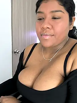 paola091 online show from October 7, 2025, 9:12 pm