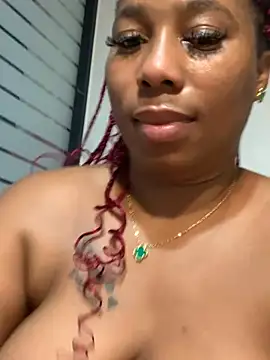 Snapshot of CurvyDesire1 chatting on February 14, 2025, 11:53 pm CurvyDesire1 online show from February 14, 2025, 11:53 pm