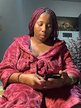 Snapshot of CurvyDesire1 chatting on February 20, 2025, 12:41 am CurvyDesire1 online show from February 20, 2025, 12:41 am