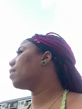 Snapshot of CurvyDesire1 chatting on March 18, 2025, 2:59 pm CurvyDesire1 online show from March 18, 2025, 2:59 pm