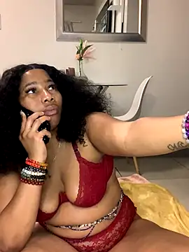 Snapshot of CurvyDesire1 chatting on September 8, 2025, 8:41 pm CurvyDesire1 online show from September 8, 2025, 8:41 pm