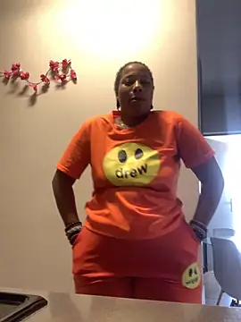 Snapshot of CurvyDesire1 chatting on September 15, 2025, 9:31 am CurvyDesire1 online show from September 15, 2025, 9:31 am