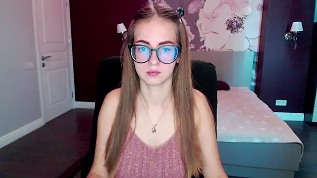 Snapshot of AliceAdams chatting on March 20, 2025, 7:14 am AliceAdams online show from March 20, 2025, 7:14 am