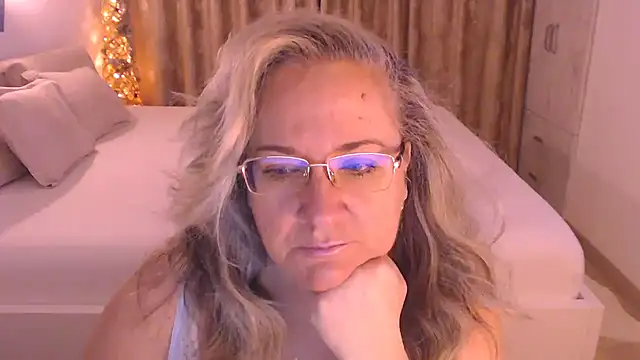 Raisshy online show from February 26, 2026, 5:17 am