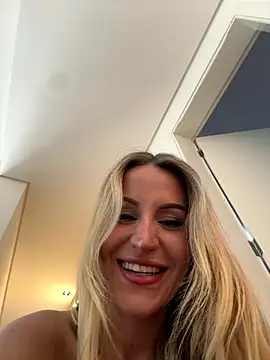 jasminesummer online show from October 19, 2025, 7:36 pm