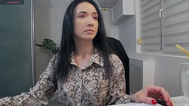 GlamKate online show from March 7, 2025, 5:08 am