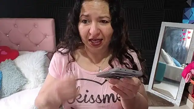 katifoxx online show from April 21, 2026, 2:12 pm