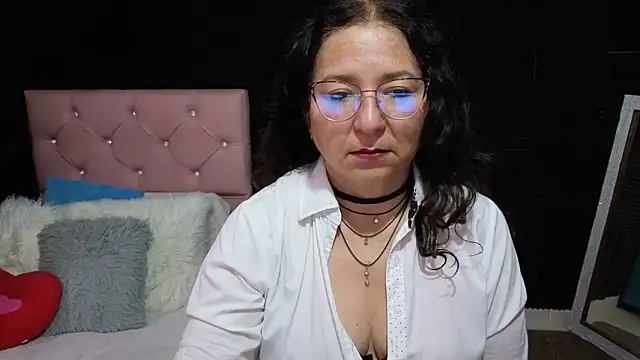 Snapshot of katifoxx chatting on May 11, 2026, 4:04 pm katifoxx online show from May 11, 2026, 4:04 pm