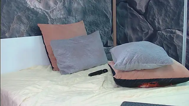 FreeMyFire online show from November 11, 2025, 3:06 am