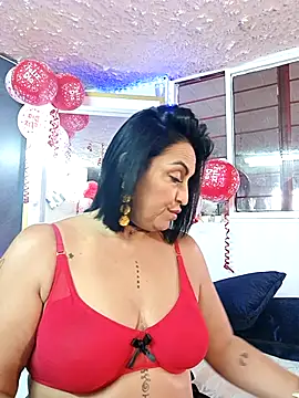 zullyxhot online show from September 17, 2025, 9:49 pm