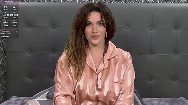 Clara-xoxo online show from December 9, 2024, 2:17 pm