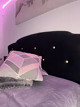 Clara-xoxo online show from March 27, 2026, 10:09 pm