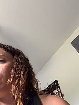 Snapshot of Clara-xoxo chatting on July 8, 2026, 10:31 am Clara-xoxo online show from July 8, 2026, 10:31 am