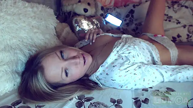 mimmi  online show from January 27, 2025, 11:11 pm