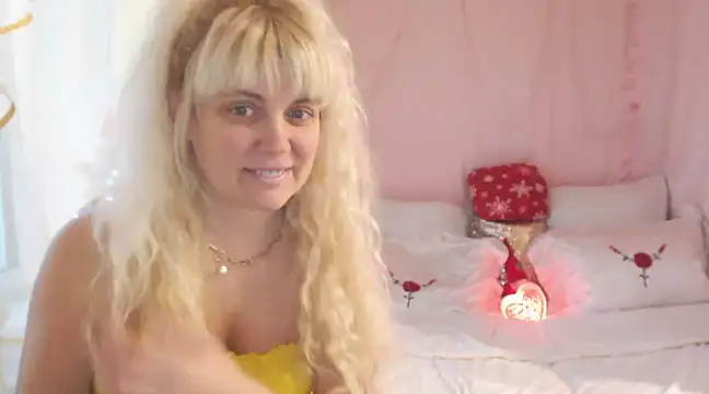 SunnySylvia online show from December 26, 2024, 6:52 am